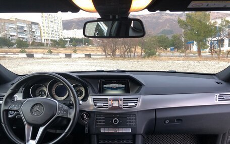 Mercedes-Benz E-Класс, 2015 год, 2 700 000 рублей, 4 фотография