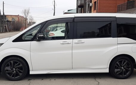 Honda Stepwgn IV, 2019 год, 3 150 000 рублей, 2 фотография
