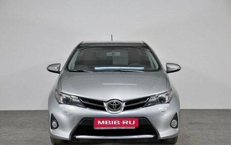 Toyota Auris II, 2013 год, 1 350 000 рублей, 2 фотография