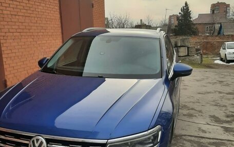 Volkswagen Tiguan II, 2018 год, 2 750 000 рублей, 3 фотография