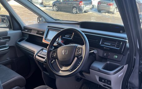 Honda Stepwgn IV, 2017 год, 1 820 000 рублей, 2 фотография
