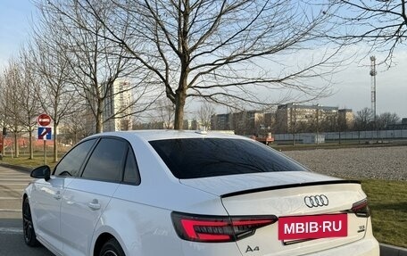 Audi A4, 2018 год, 2 800 000 рублей, 3 фотография
