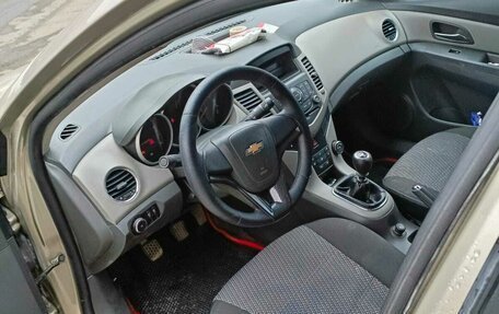 Chevrolet Cruze II, 2010 год, 780 000 рублей, 2 фотография