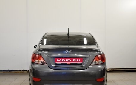 Hyundai Solaris II рестайлинг, 2013 год, 850 000 рублей, 4 фотография