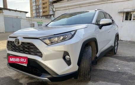 Toyota RAV4, 2021 год, 4 550 000 рублей, 2 фотография