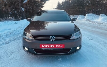 Volkswagen Jetta VI, 2012 год, 990 000 рублей, 5 фотография