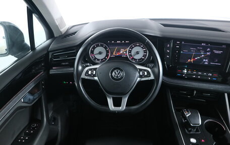 Volkswagen Touareg III, 2019 год, 3 990 000 рублей, 8 фотография