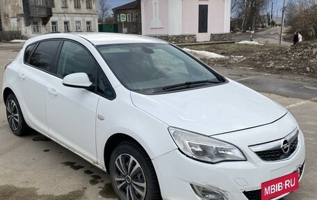 Opel Astra J, 2010 год, 630 000 рублей, 2 фотография