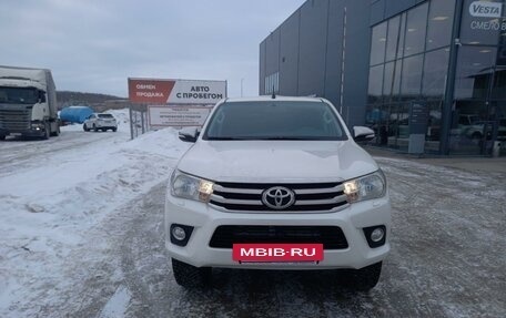 Toyota Hilux VIII, 2015 год, 3 120 000 рублей, 2 фотография