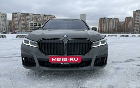 BMW 7 серия, 2019 год, 2 фотография