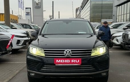 Volkswagen Touareg III, 2015 год, 2 949 000 рублей, 2 фотография