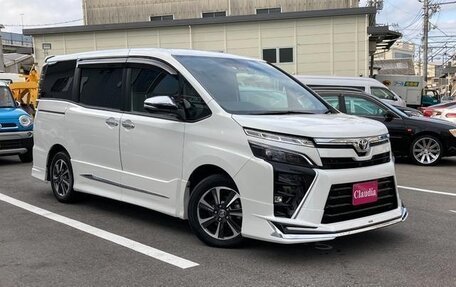 Toyota Voxy III, 2021 год, 1 599 100 рублей, 8 фотография