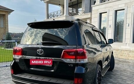 Toyota Land Cruiser 200, 2017 год, 7 750 000 рублей, 4 фотография