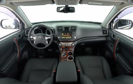 Toyota Highlander III, 2011 год, 1 695 000 рублей, 7 фотография