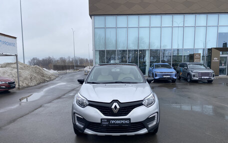 Renault Kaptur I рестайлинг, 2017 год, 1 405 000 рублей, 2 фотография