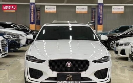 Jaguar XE I рестайлинг, 2021 год, 3 550 000 рублей, 2 фотография