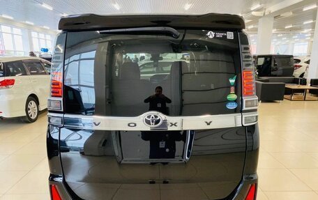 Toyota Voxy III, 2019 год, 2 899 999 рублей, 6 фотография