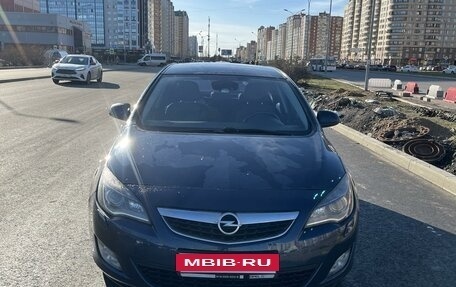Opel Astra J, 2011 год, 840 000 рублей, 4 фотография