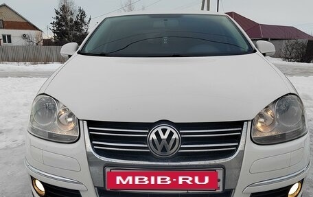 Volkswagen Jetta VI, 2010 год, 825 000 рублей, 3 фотография