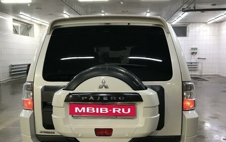 Mitsubishi Pajero IV, 2013 год, 2 490 000 рублей, 3 фотография