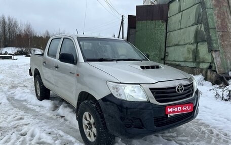 Toyota Hilux VII, 2014 год, 1 300 000 рублей, 2 фотография