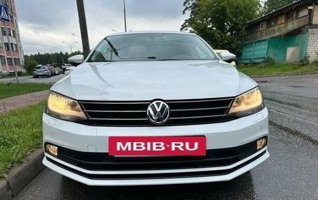Volkswagen Jetta VI, 2016 год, 1 580 000 рублей, 2 фотография