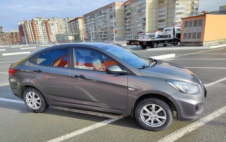 Hyundai Solaris II рестайлинг, 2013 год, 875 000 рублей, 5 фотография