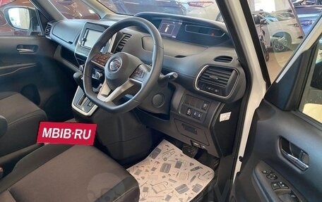 Nissan Serena IV, 2019 год, 2 590 000 рублей, 4 фотография