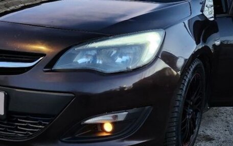 Opel Astra J, 2013 год, 800 000 рублей, 2 фотография