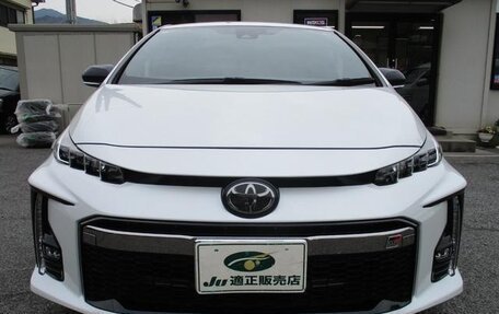 Toyota Prius IV XW50, 2021 год, 1 550 000 рублей, 2 фотография