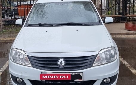 Renault Logan I, 2013 год, 850 000 рублей, 2 фотография