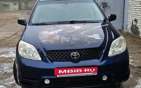 Toyota Matrix, 2004 год, 530 000 рублей, 2 фотография