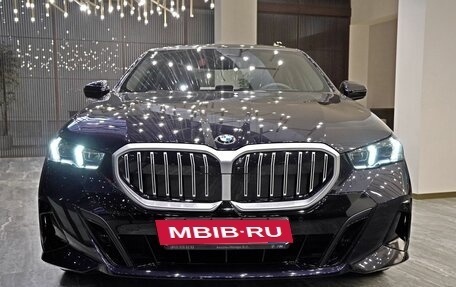 BMW 5 серия, 2023 год, 11 800 000 рублей, 2 фотография