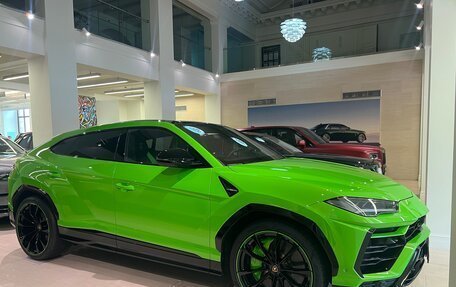 Lamborghini Urus I, 2022 год, 42 000 000 рублей, 2 фотография
