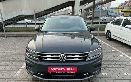 Volkswagen Tiguan II, 2017 год, 3 147 000 рублей, 3 фотография