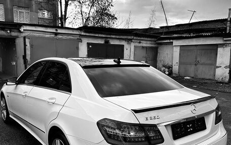 Mercedes-Benz E-Класс, 2012 год, 2 500 000 рублей, 3 фотография
