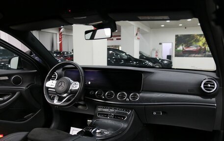 Mercedes-Benz E-Класс, 2020 год, 3 999 000 рублей, 5 фотография