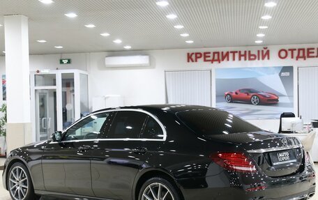 Mercedes-Benz E-Класс, 2020 год, 3 999 000 рублей, 4 фотография