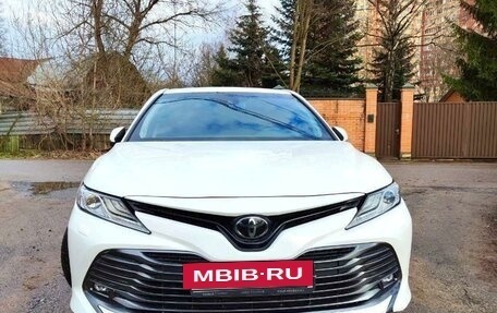 Toyota Camry, 2018 год, 3 450 000 рублей, 2 фотография