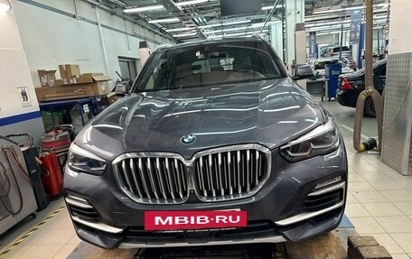 BMW X5, 2019 год, 6 777 000 рублей, 2 фотография