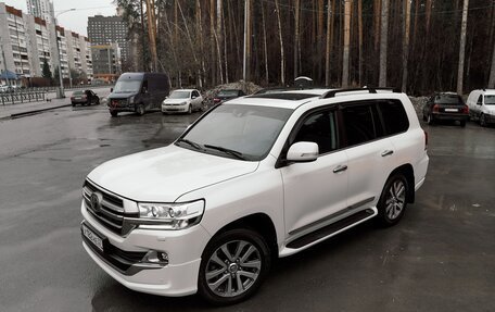 Toyota Land Cruiser 200, 2018 год, 8 295 000 рублей, 3 фотография