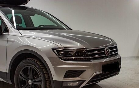 Volkswagen Tiguan II, 2018 год, 2 998 000 рублей, 2 фотография