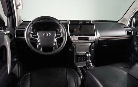 Toyota Land Cruiser Prado 150 рестайлинг 2, 2020 год, 5 969 000 рублей, 6 фотография