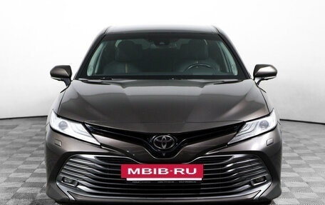 Toyota Camry, 2018 год, 3 377 000 рублей, 2 фотография