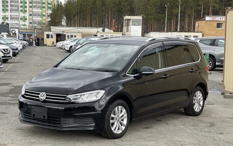 Volkswagen Touran III, 2018 год, 1 950 000 рублей, 2 фотография