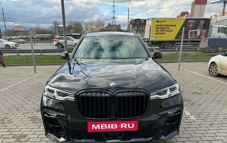 BMW X7, 2020 год, 9 795 000 рублей, 2 фотография