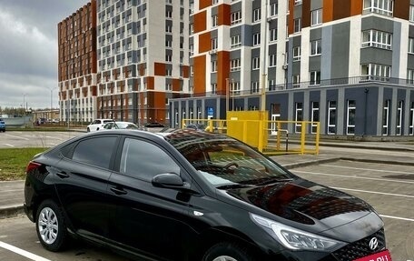 Hyundai Solaris II рестайлинг, 2021 год, 1 920 000 рублей, 3 фотография