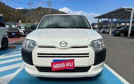 Mazda Familia, 2020 год, 978 000 рублей, 2 фотография
