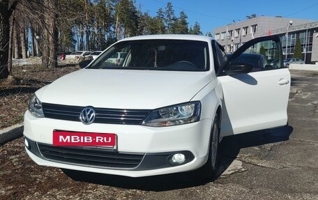 Volkswagen Jetta VI, 2014 год, 1 130 000 рублей, 2 фотография