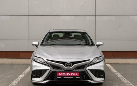 Toyota Camry, 2022 год, 4 399 000 рублей, 3 фотография